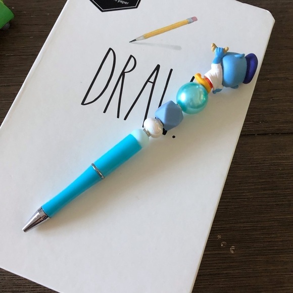 Disney Doorables: Aladdin: Genie handmade beaded pen - Picture 3 of 3